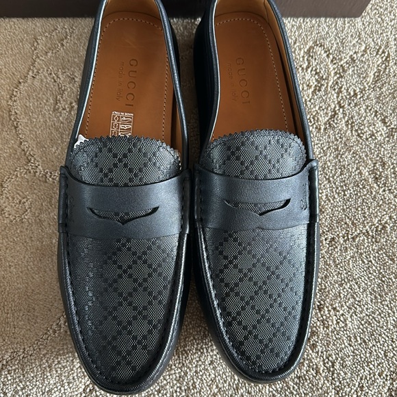 Men’s Gucci Loafers - Picture 2 of 5